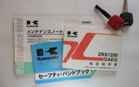 KAWASAKI ZRX1200 DAEG 2010 ZRT20D