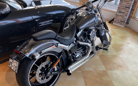 HARLEY FXSB BREAKOUT 2013 BF5