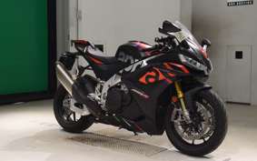 APRILIA RSV4 1100ファクトリ 2024