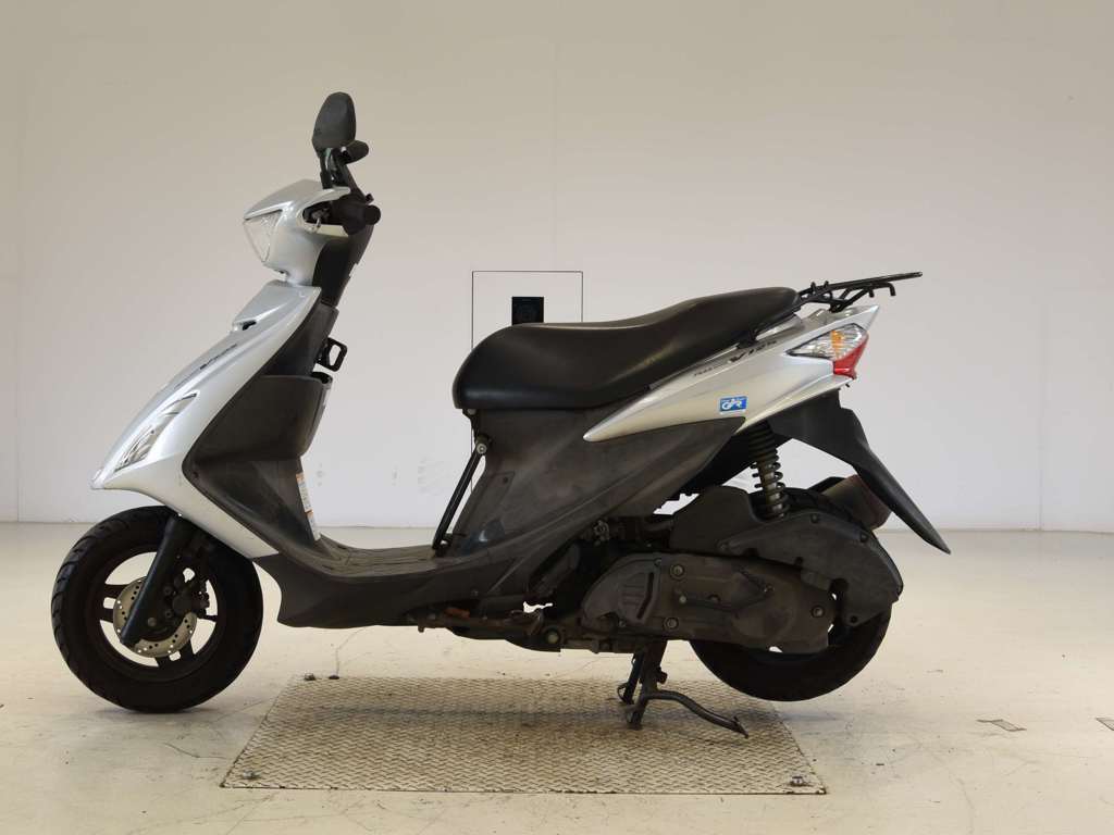 Фото Suzuki ADDRESS V125 S 1998 с японского аукциона
