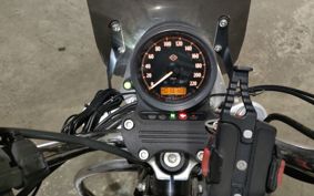 HARLEY XL883L CR2