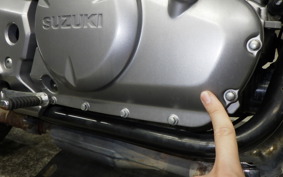 SUZUKI GSR250 2011