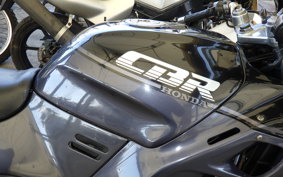 HONDA CBR750 1987 RC27