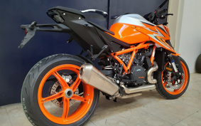 KTM 1290 SUPER DUKE R EVO V3940