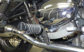 TRIUMPH BONNEVILLE T100 2004