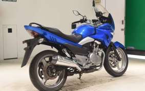 SUZUKI GSR250S
