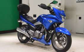 SUZUKI GSR250S