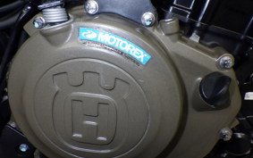 HUSQVARNA SVARTPILEN 401 2025