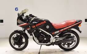 HONDA VT250 SPADA MC08