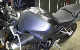 HONDA CB650R E-Clutch 2026 RH17