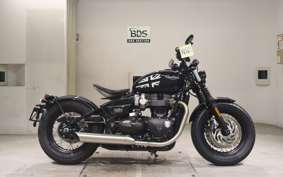 TRIUMPH BONNEVILLE BOBBER 2024