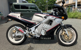 YAMAHA FZR250 2KR