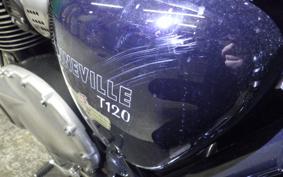 TRIUMPH BONNEVILLE T120 2018
