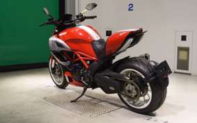 DUCATI DIAVEL 2013