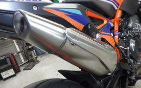 KTM 890 DUKE R 2022