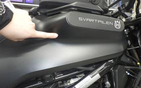 HUSQVARNA SVARTPILEN 125 1999