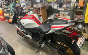 YAMAHA YZF-R7 2023 RM39