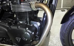 TRIUMPH STREET TWIN