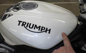 TRIUMPH STREET TRIPLE 2016