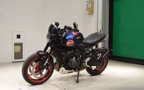 TRIUMPH TRIDENT 660 2025