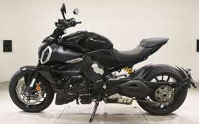 DUCATI DIAVEL V4 2023