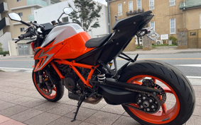KTM 1290 SUPER DUKE R 2022 V3940