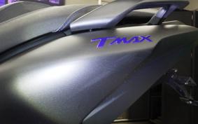 YAMAHA T-MAX 560 2025 SJ21J
