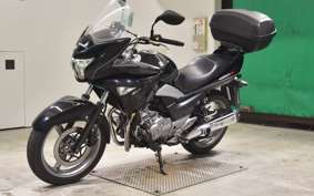 SUZUKI GSR250S 2023