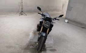 HONDA CB650R E-Clutch 2024 RH17