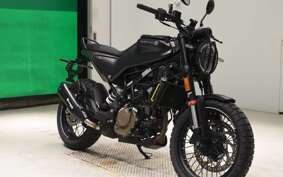 HUSQVARNA SVARTPILEN 125