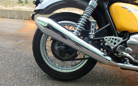TRIUMPH THRUXTON 2005 TJ9042