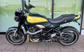 KAWASAKI Z900RS YELLOW  BALL  EDITION  2023 ZR900K