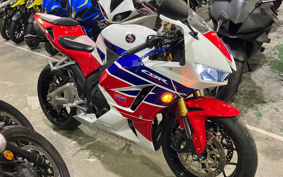 HONDA CBR600RR 2015 PC40