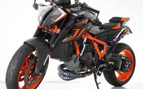KTM 1290 SUPER DUKE R 2022 V3940