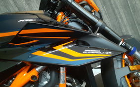 KTM 1290S-DUKE-R V3940