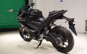 YAMAHA YZF-R25