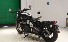 TRIUMPH BONNEVILLE BOBBER 2025