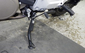 HUSQVARNA SVARTPILEN 125 2011