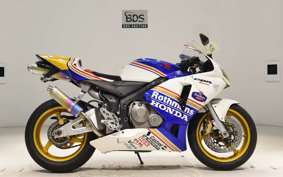 HONDA CBR600RR 2005 PC37