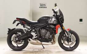 TRIUMPH TRIDENT 660 2023