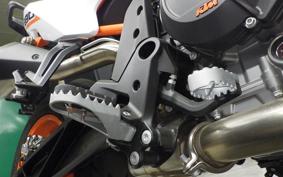 KTM 890 SMT 2025
