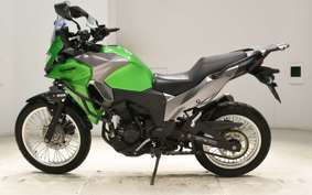 KAWASAKI VERSYS X250Aﾂｱﾗｰ 1983 LE250D