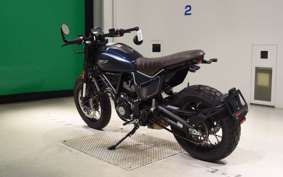TRIUMPH SCRAMBLERナイトシフト 2024