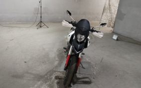 DUCATI DUCATI  HYPERMOTARD 796 B101AA