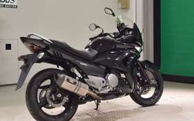 SUZUKI GSR250F 2023