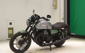 MOTO GUZZI V7 STONE 2022