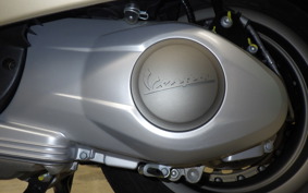 VESPA 946 DRAGON 2014