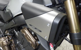 HONDA CB650R E-Clutch 2026 RH17