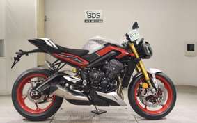 TRIUMPH STREET TRIPLE RX 2026