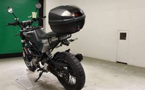 HUSQVARNA SVARTPILEN 125 2010